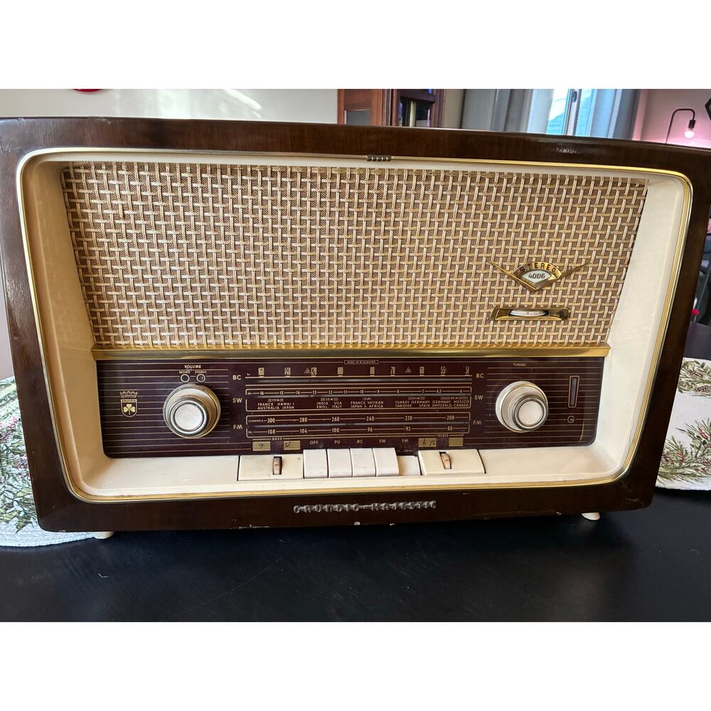 GRUNDIG Model 4006U Stereo Tube Radio – West Germany – AM/FM/SW + Phono (Works!)